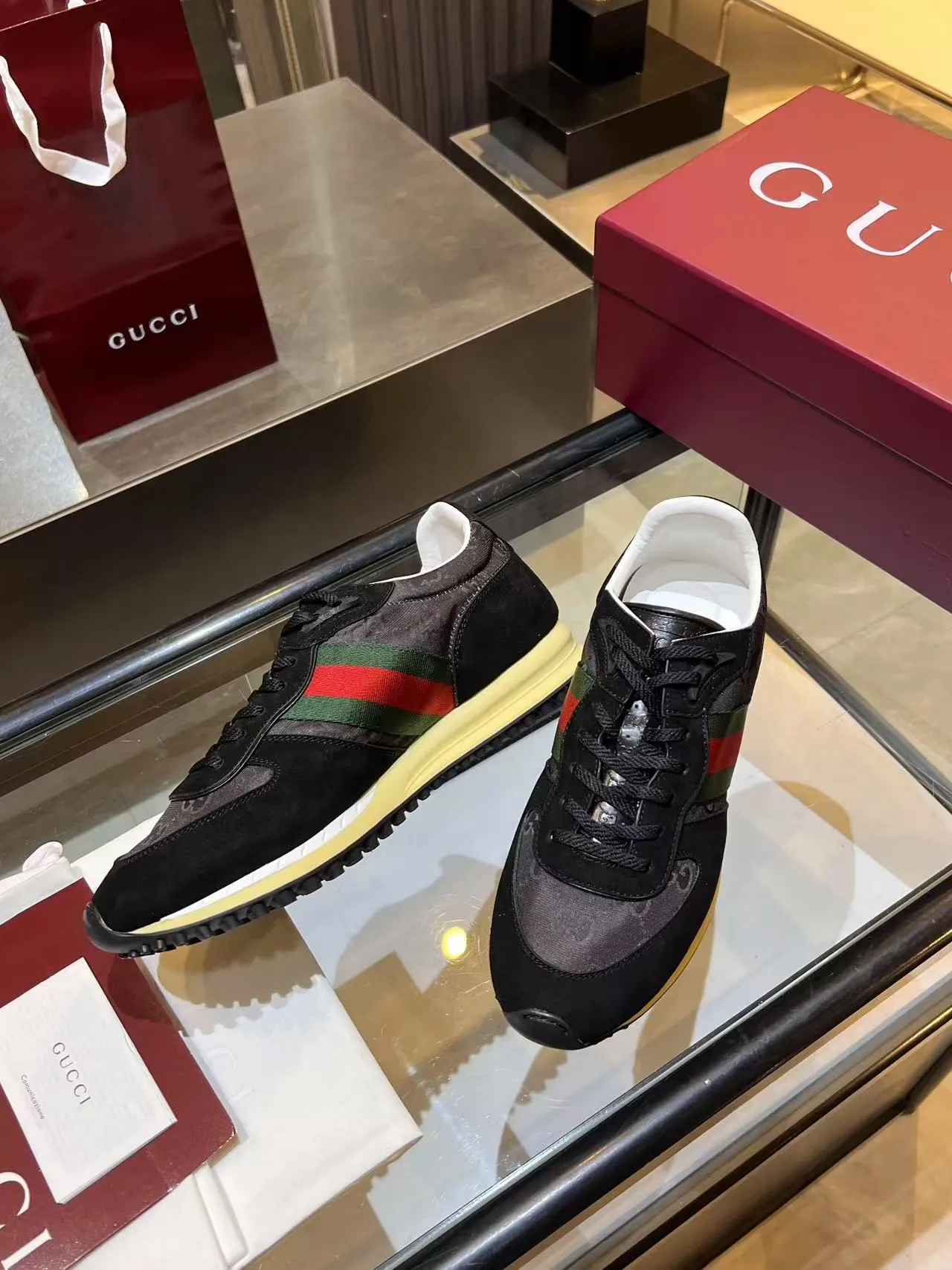 Men's Men's Shoes 💰620💰 Gucci Gucci Top Version Latest Catwalk Style Re-Motion Series Thick-soled Casual Sneakers Original Purchased, Developed and Made. This sneaker has a detachable and adjustable ankle strap, adding a dynamic item to the 2025 spring and summer series. The light and flexible outsole has been specially treated and is filled with a strong retro style. Exquisite packaging at the delivery counter 🛍📦 ▪️Fabrics: Original custom imported first-layer cowhide ▪️Inner lining: Original custom-made breathable mesh ▪️Sole: Original molded TPU material ▪️Sole thickness: 3.5CM ▪️Size: 39-44 (customized at 38.45.46)